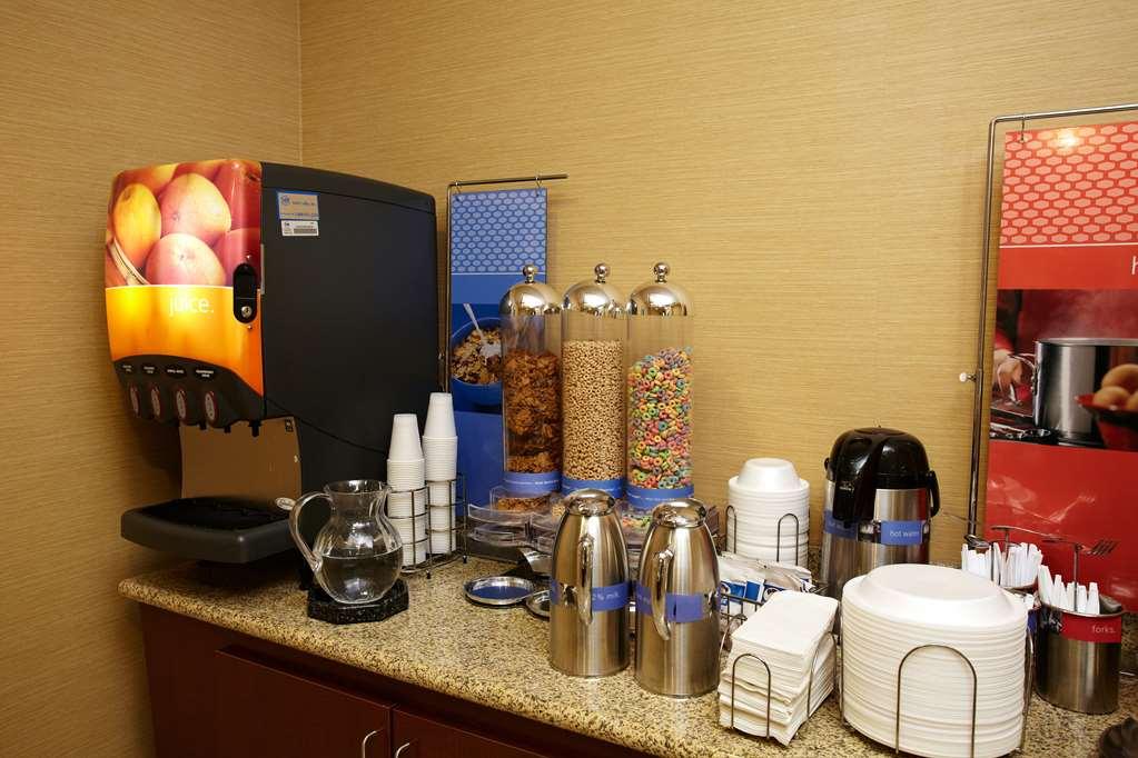 Hampton Inn Fairmont Restaurace fotografie