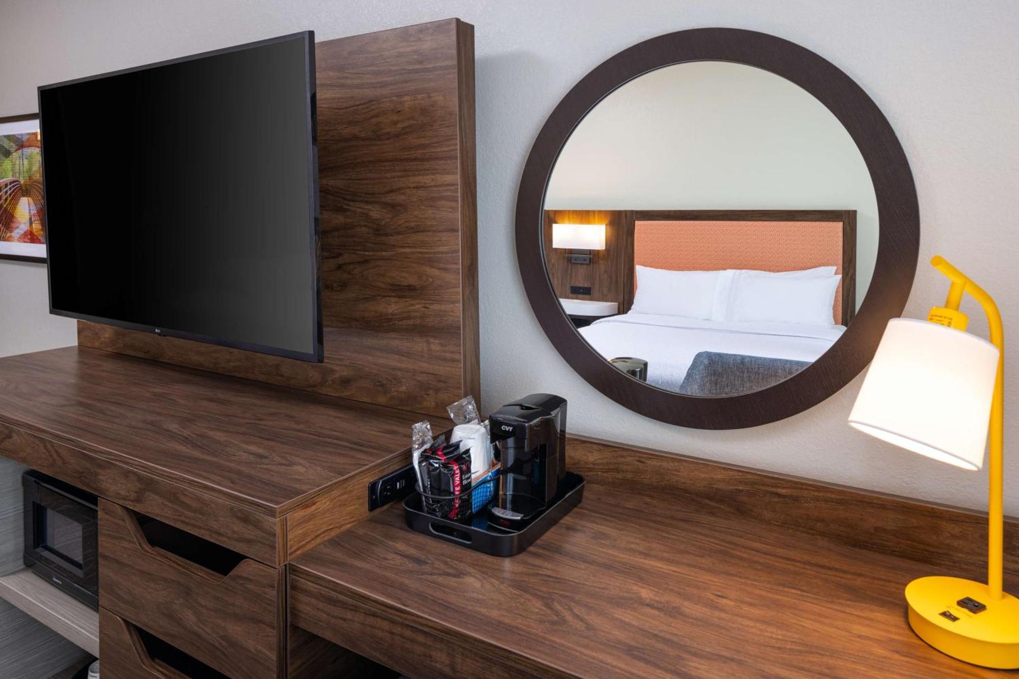 Hampton Inn Fairmont Exteriér fotografie
