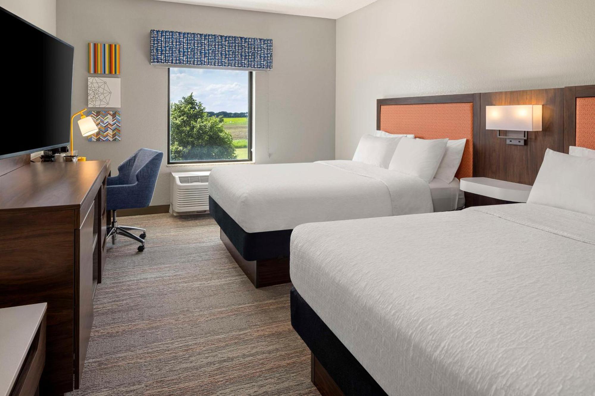 Hampton Inn Fairmont Exteriér fotografie