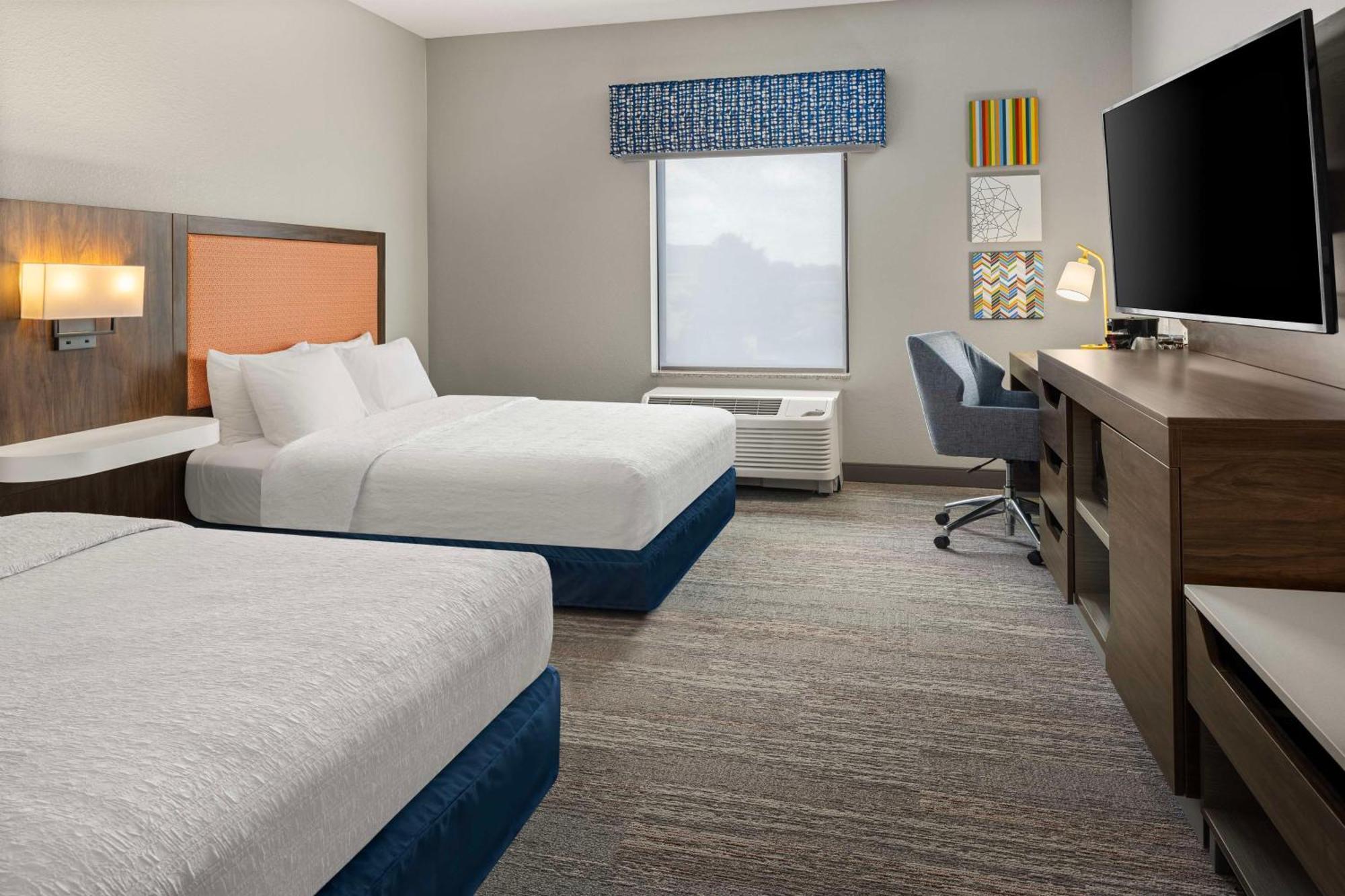 Hampton Inn Fairmont Exteriér fotografie