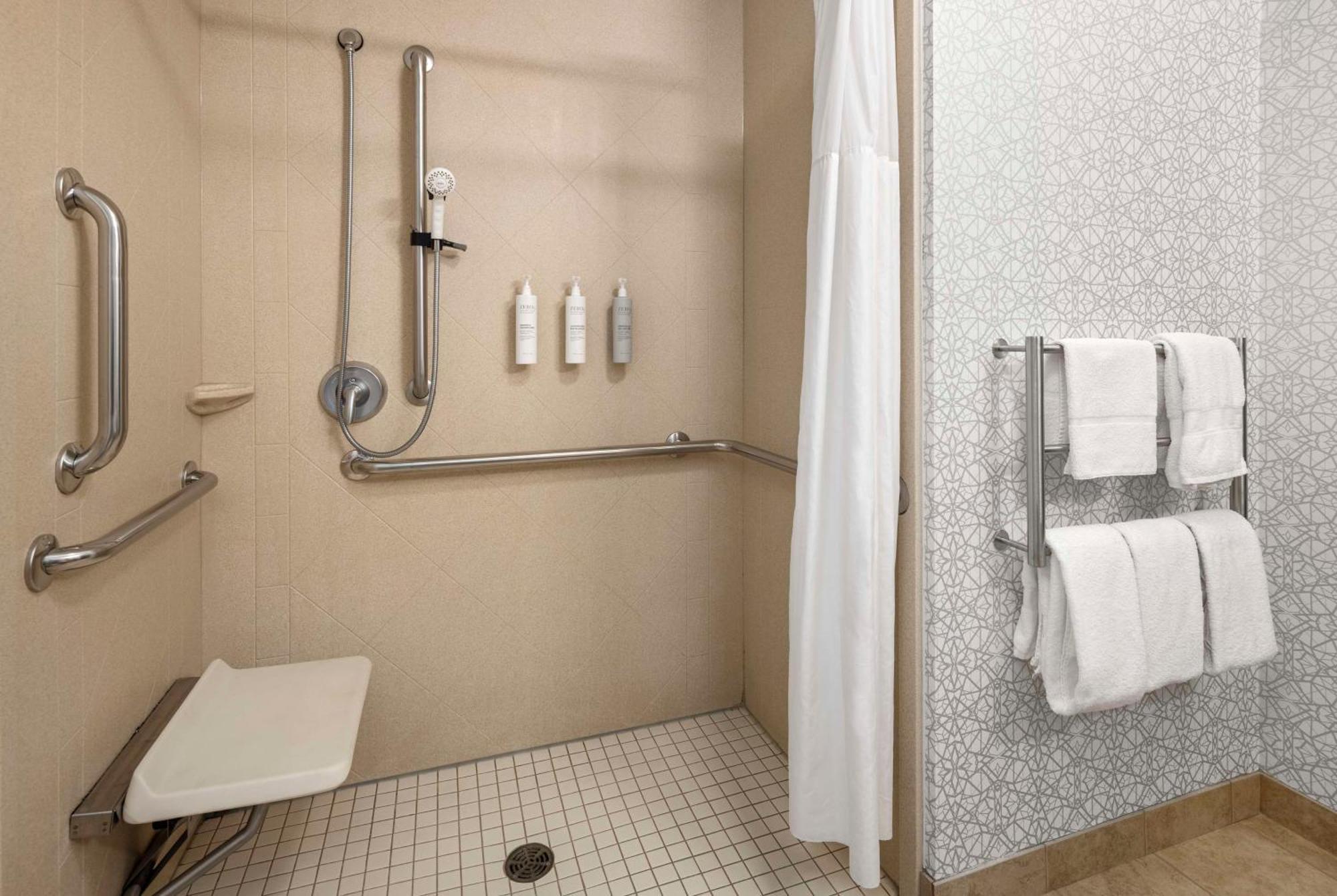 Hampton Inn Fairmont Exteriér fotografie