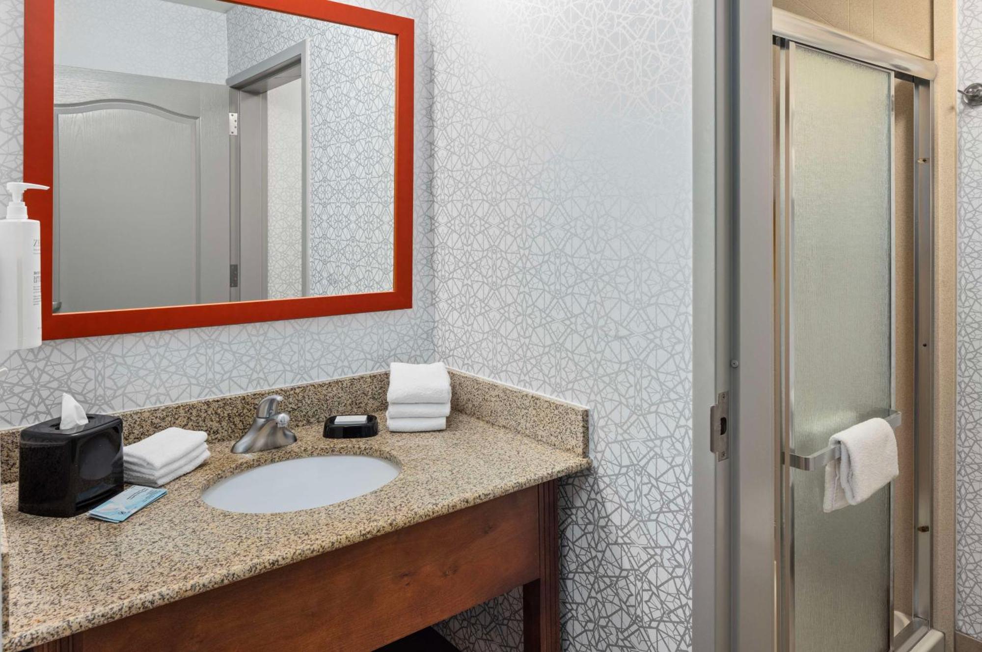Hampton Inn Fairmont Exteriér fotografie
