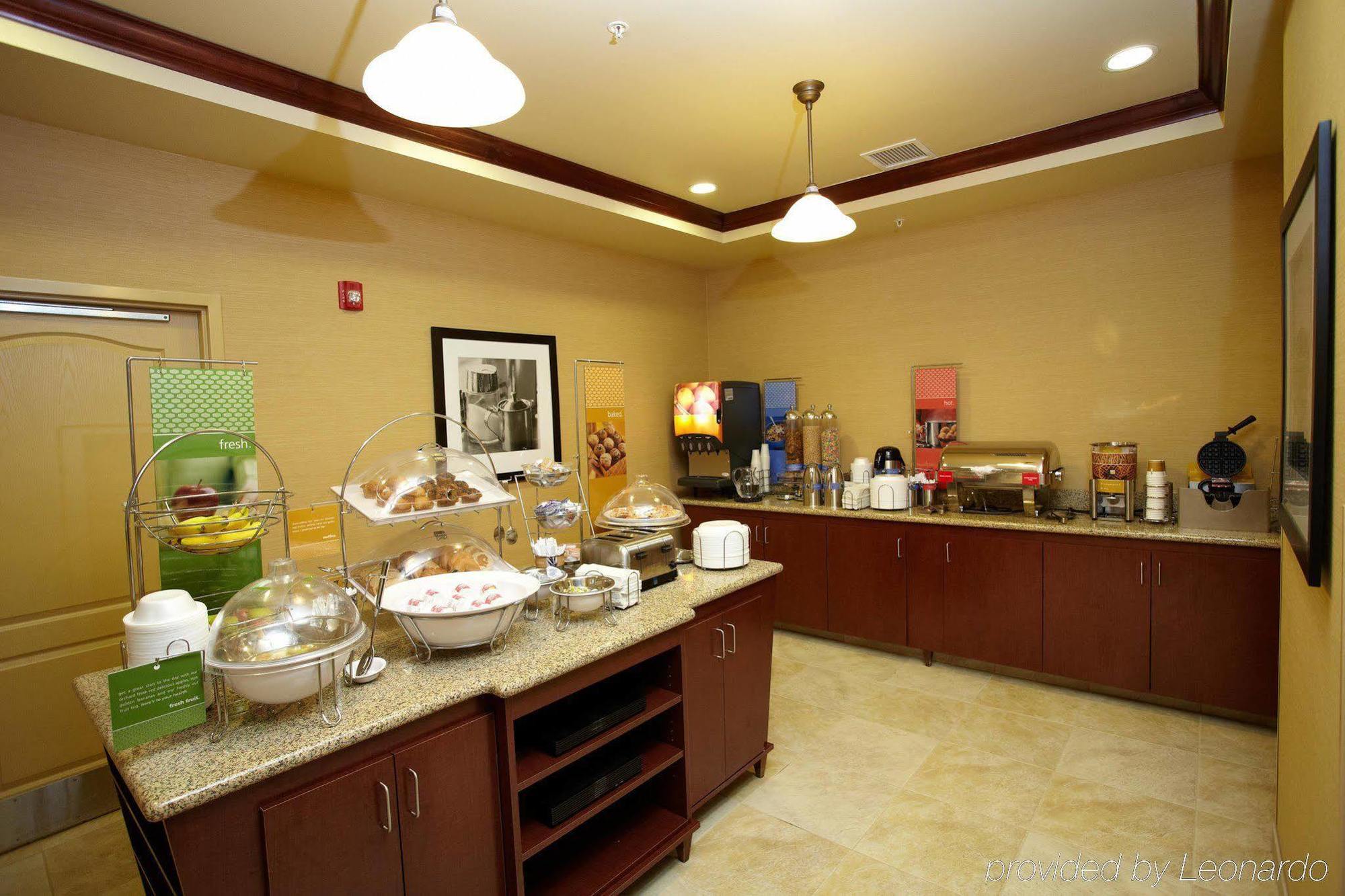 Hampton Inn Fairmont Restaurace fotografie