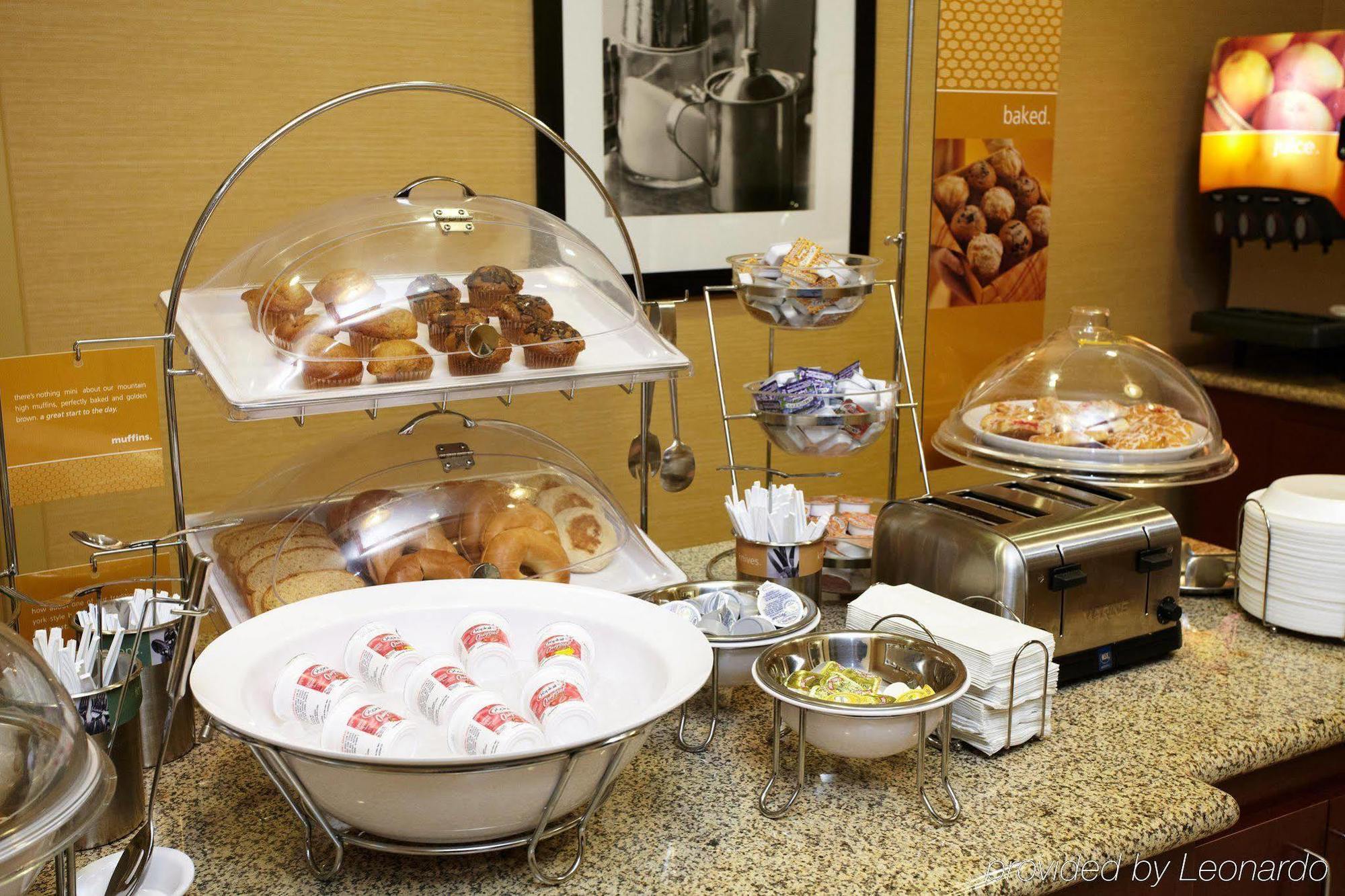 Hampton Inn Fairmont Restaurace fotografie